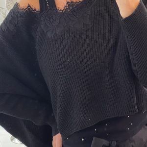 Maglia Crop Nera Soft Lace con scollo ricamato